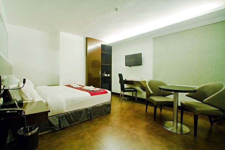 Room 12 of 43