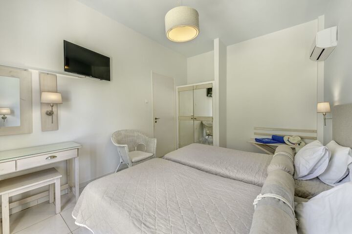 Room 12 of 86