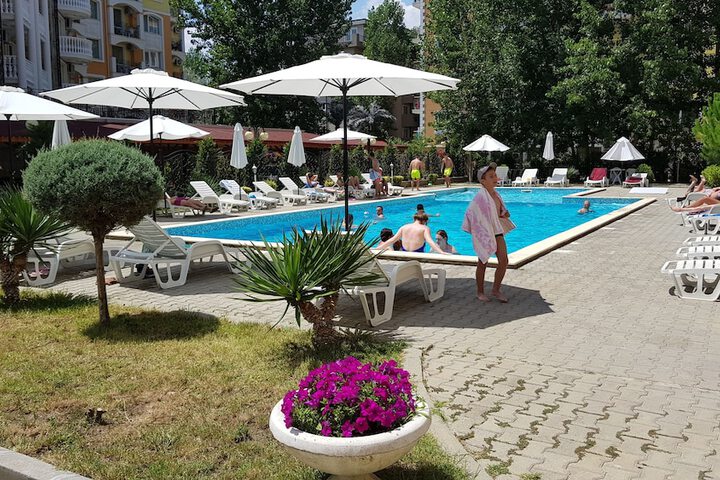 Pool 29 of 53