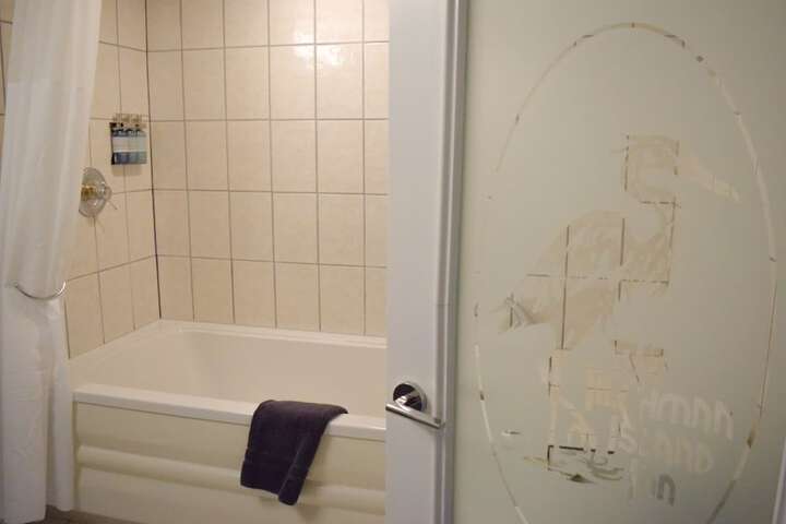 Room 35 of 65