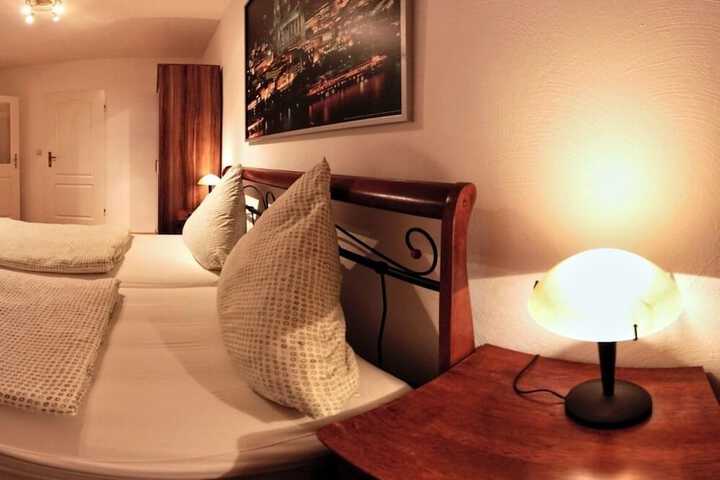 Room 5 of 62