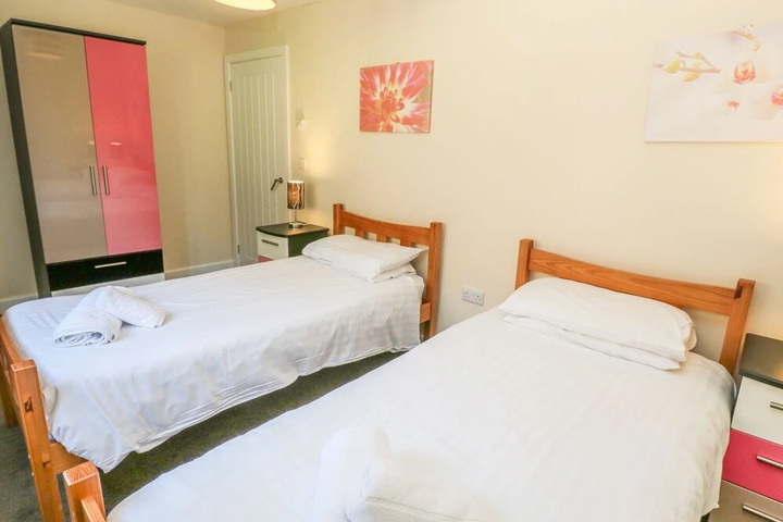Room 7 of 25
