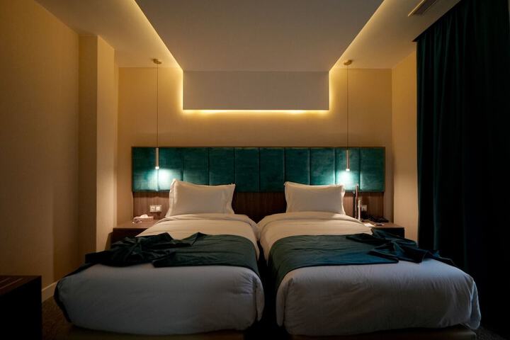 Room 17 of 31