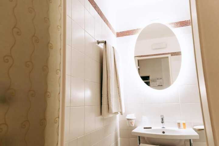 Room 40 of 119