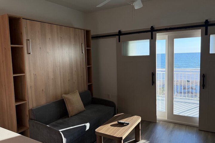 Room 16 of 32