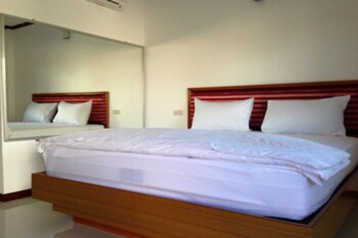 Room 15 of 20