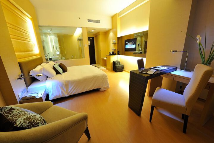 Room 6 of 60