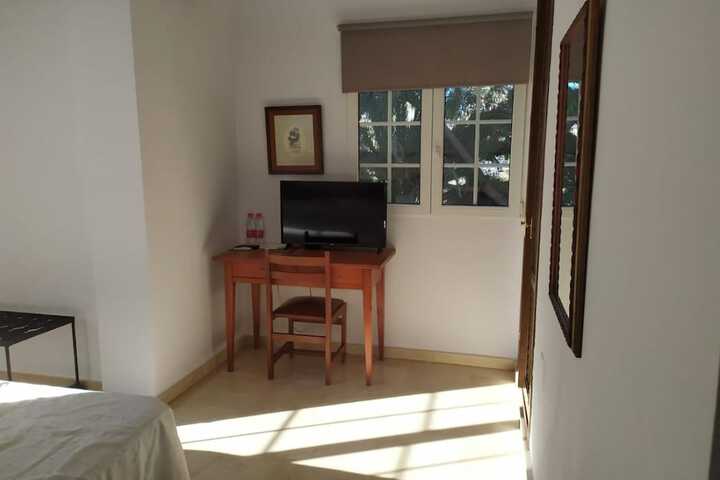 Room 5 of 38