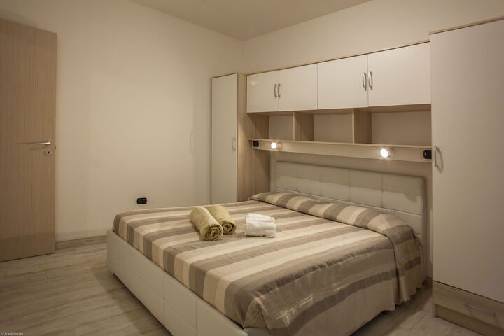 Room 14 of 48