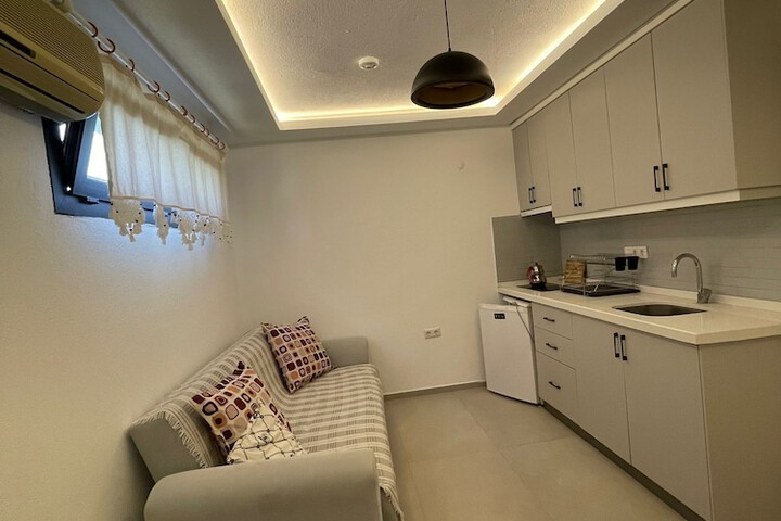 Room 16 of 34
