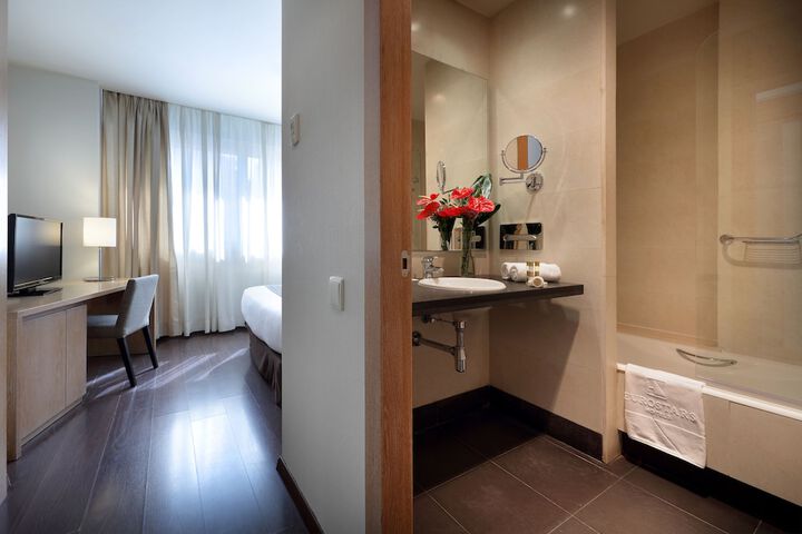 Room 15 of 79