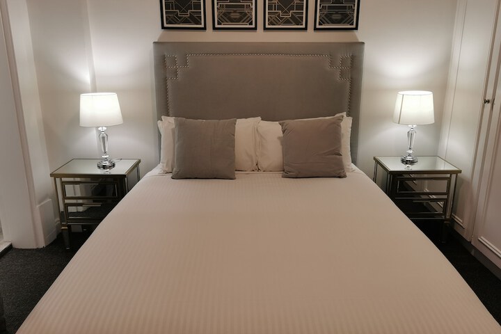 Room 12 of 65