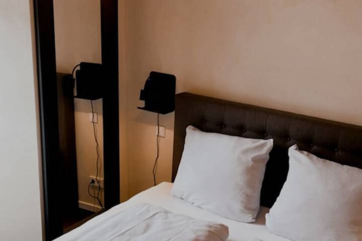 Room 10 of 64