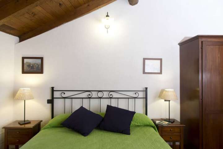 Room 2 of 62