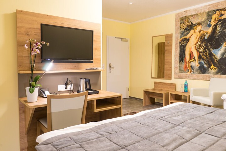 Room 33 of 58
