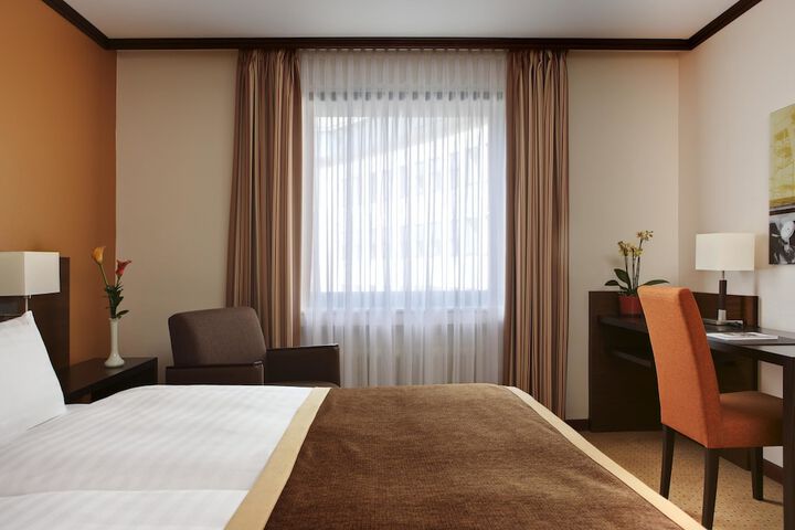 Room 6 of 41