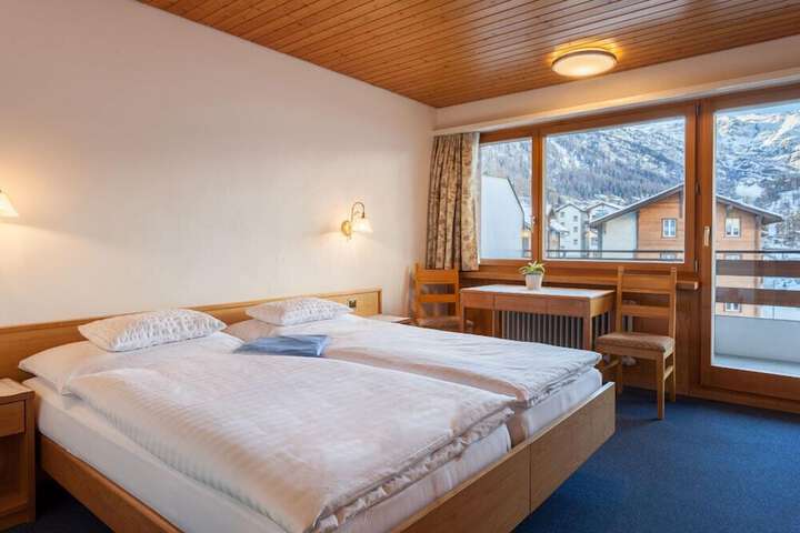 Room 9 of 75