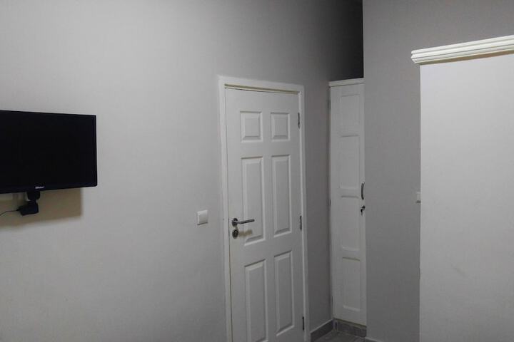 Room 10 of 137
