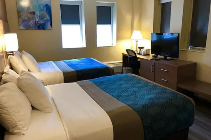 Room 8 of 40
