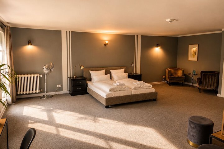 Room 21 of 62