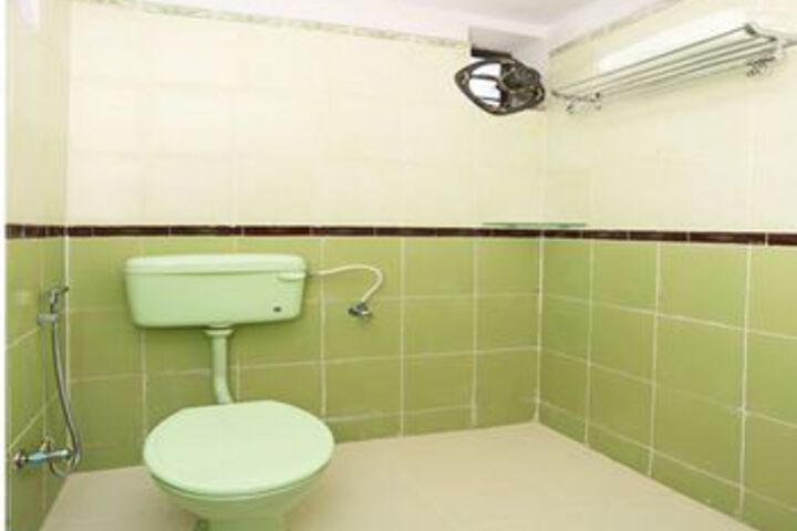 Room 2 of 32