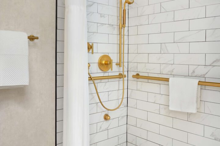Bathroom shower