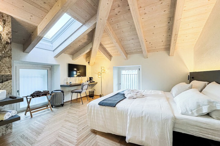 Room 3 of 57