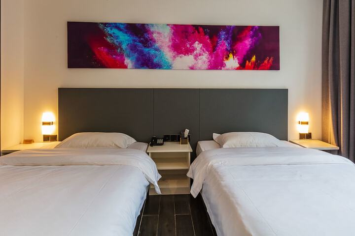 Room 16 of 31