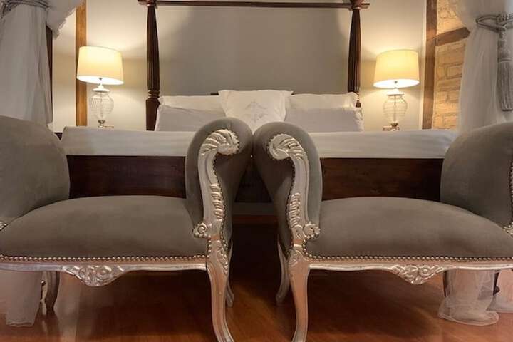 Room 4 of 30