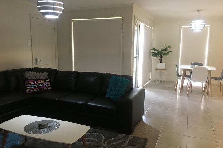 Room 10 of 16