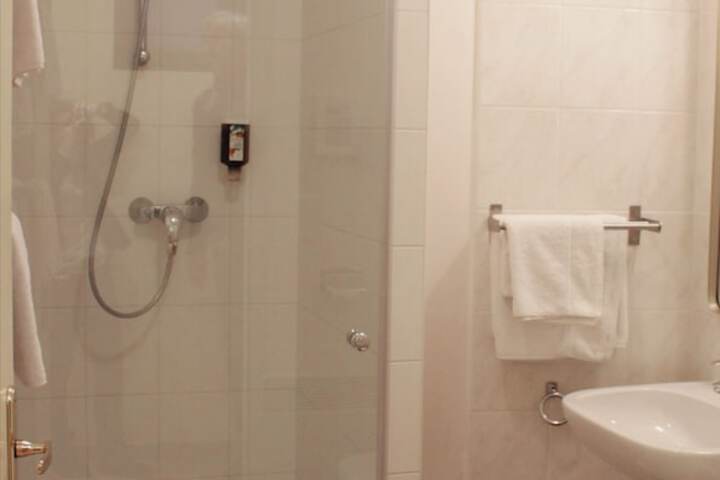 Room 116 of 147