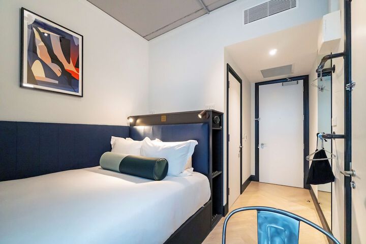 Room 14 of 112