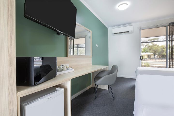 Room 13 of 40