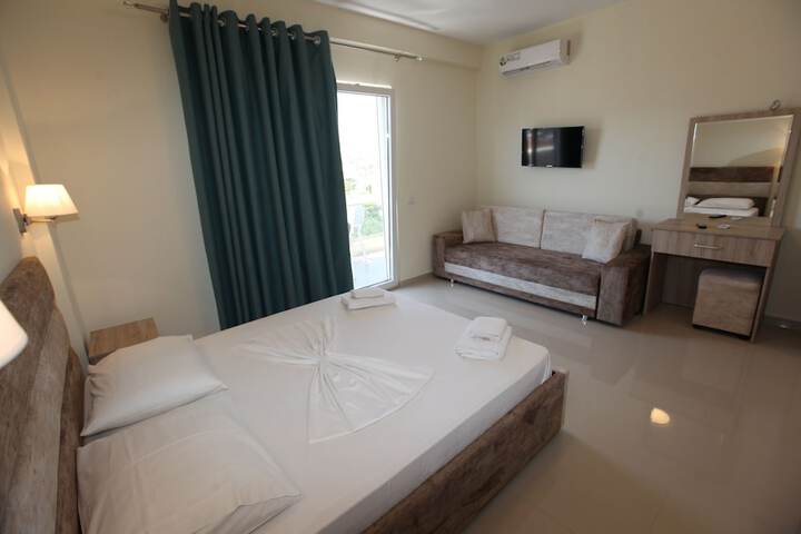 Room 15 of 156
