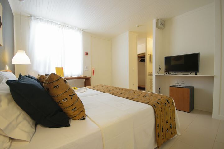 Room 18 of 102
