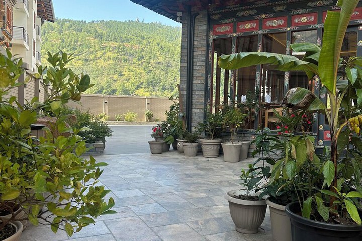 Hotel Exterior 20 of 23
