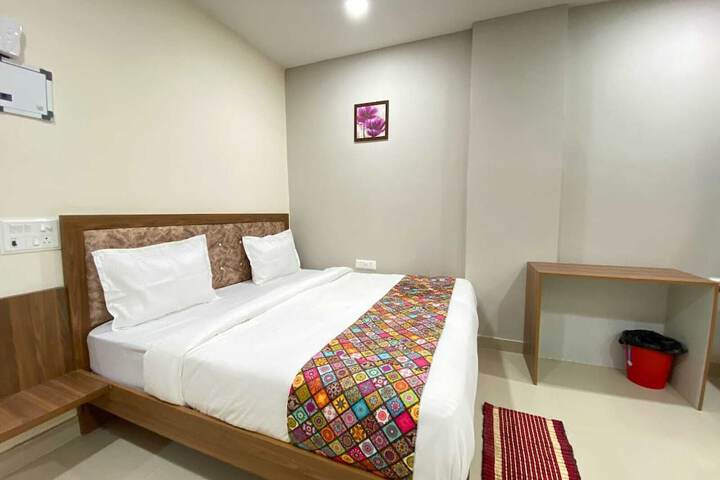 Room 4 of 5