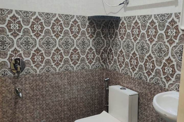 Room 27 of 36