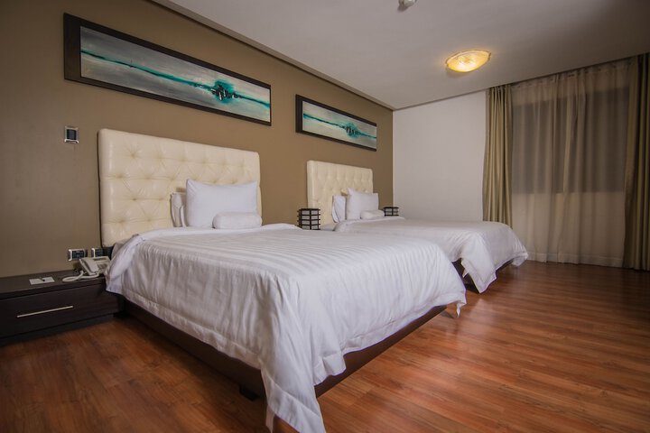 Room 8 of 34