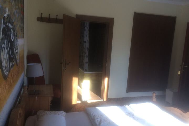 Room 20 of 77