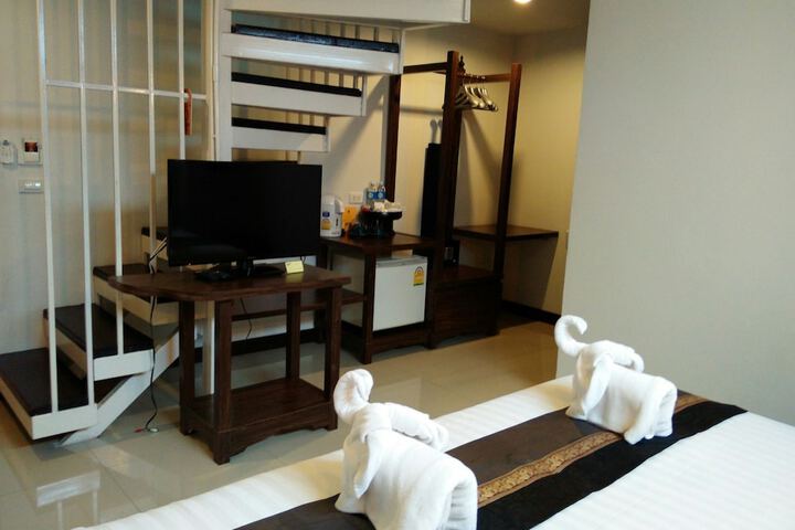 Room 10 of 66