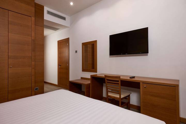 Room 12 of 74