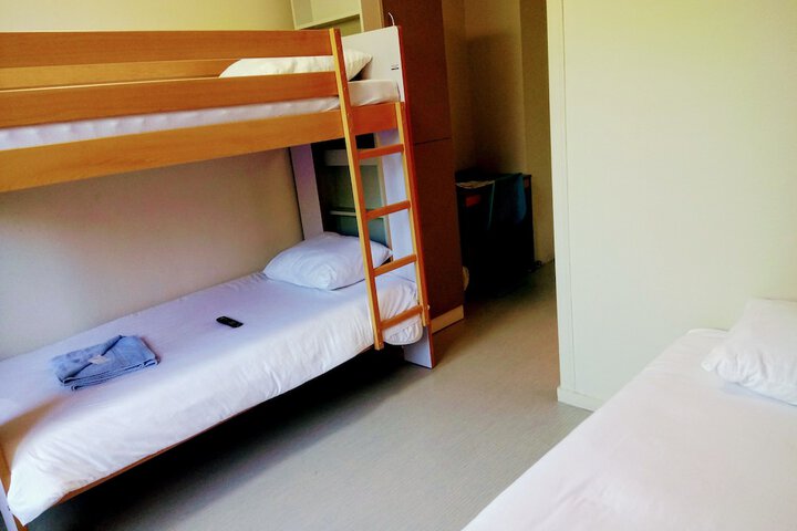 Room 8 of 48