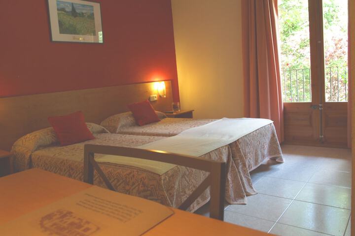 Room 13 of 19