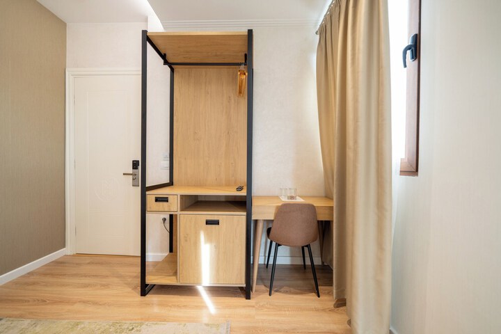 Room 9 of 91