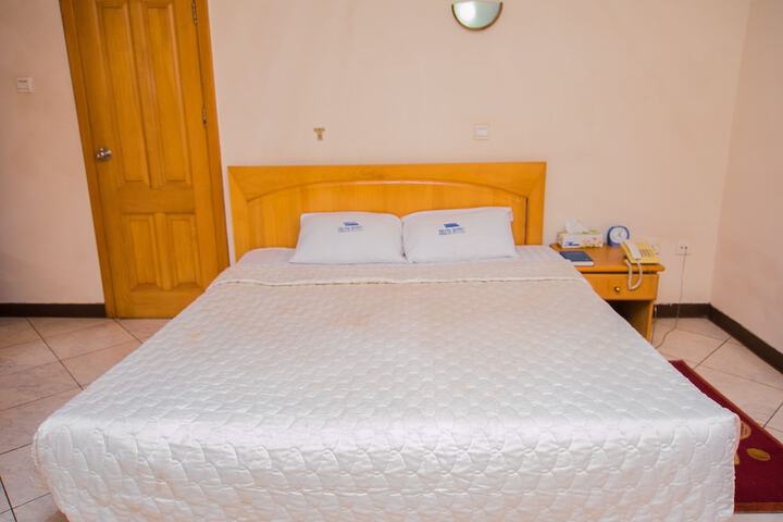 Room 2 of 18