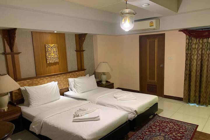 Room 45 of 77