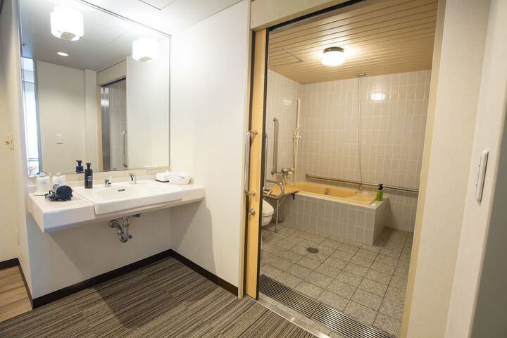 Room 12 of 43