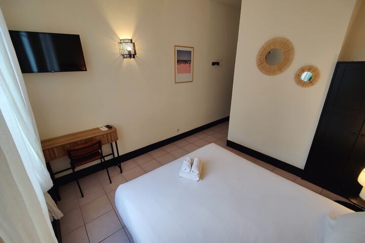 Room 5 of 52