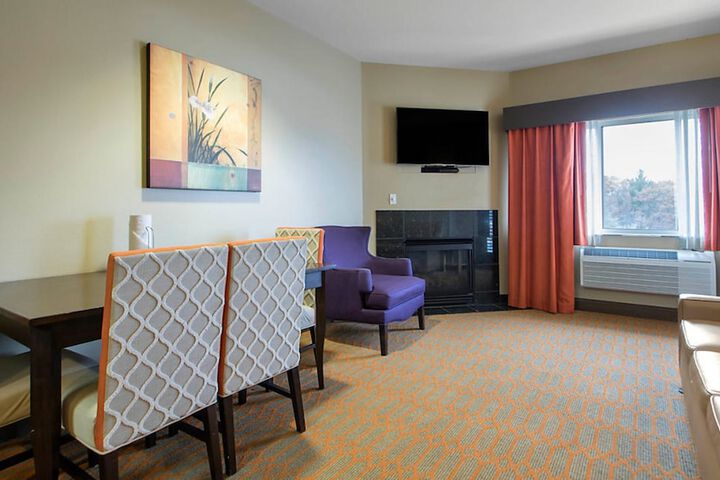 Room 16 of 33